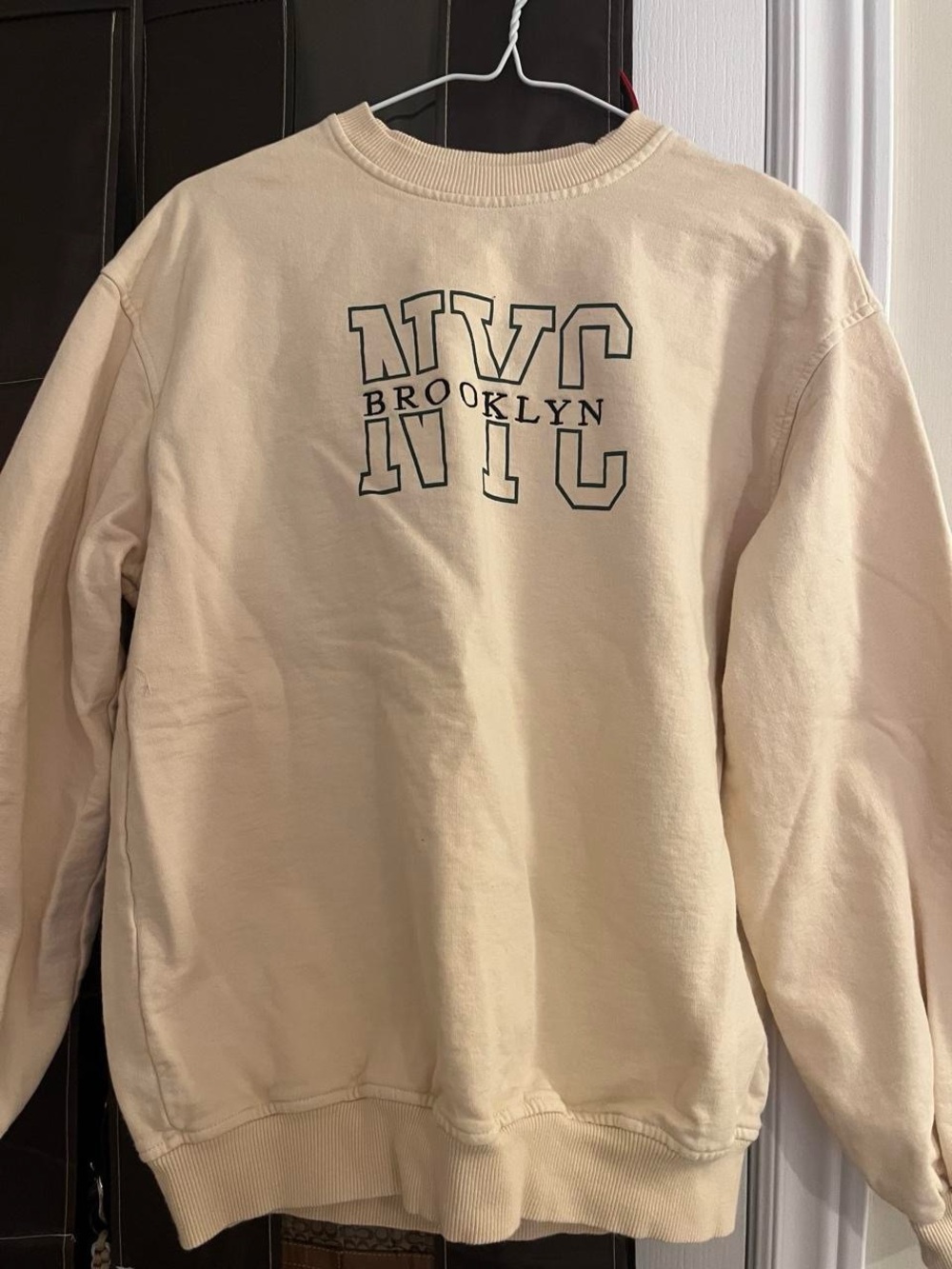 Urban Outfitters Cream and Green NYC Brooklyn Crewneck Sweatshirt